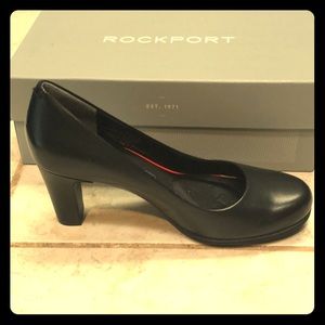 Rockport Total Motion heels in black.